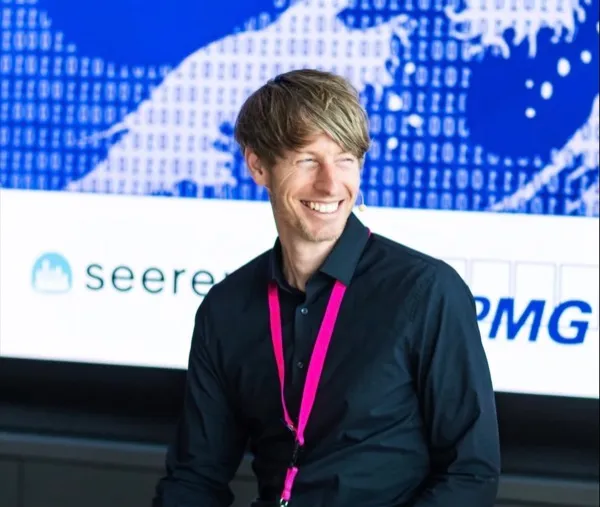 Dr. Johannes Bohnet